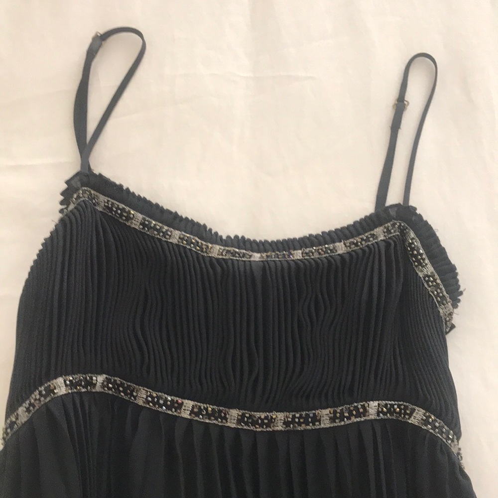100% Silk Top with detailed design - Picture 2 of 3